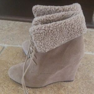 Ann Taylor Loft Wedge Booties Size 6